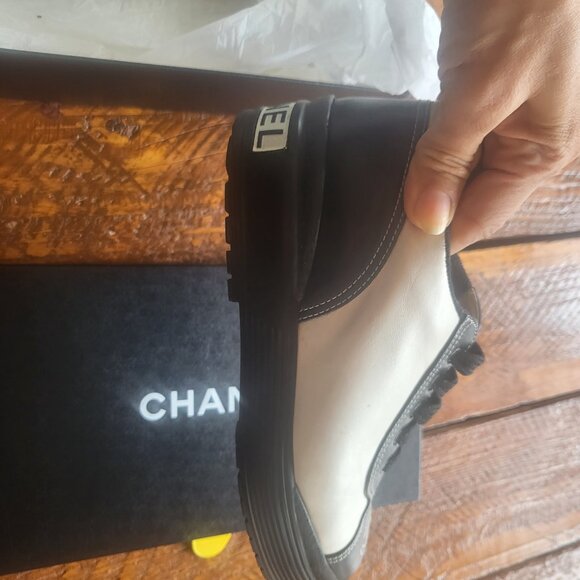 Chanel sneakers with box - Picture 2 of 7